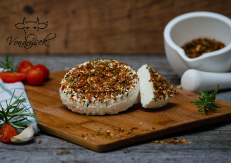 Přírodní sýr s italským kořením Formaggio